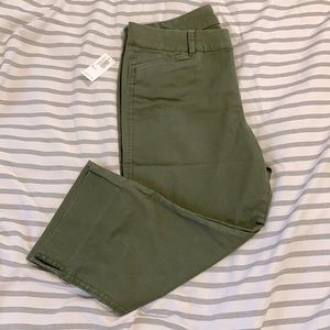 Old Navy mid rise pixie crop pant